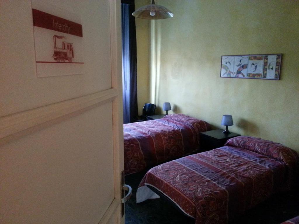 A Due Passi Dal Treno Apartment Pisa Phòng bức ảnh
