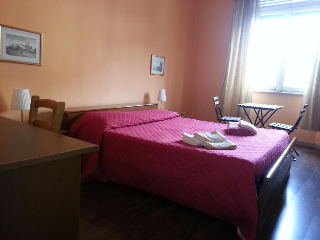 A Due Passi Dal Treno Apartment Pisa Phòng bức ảnh